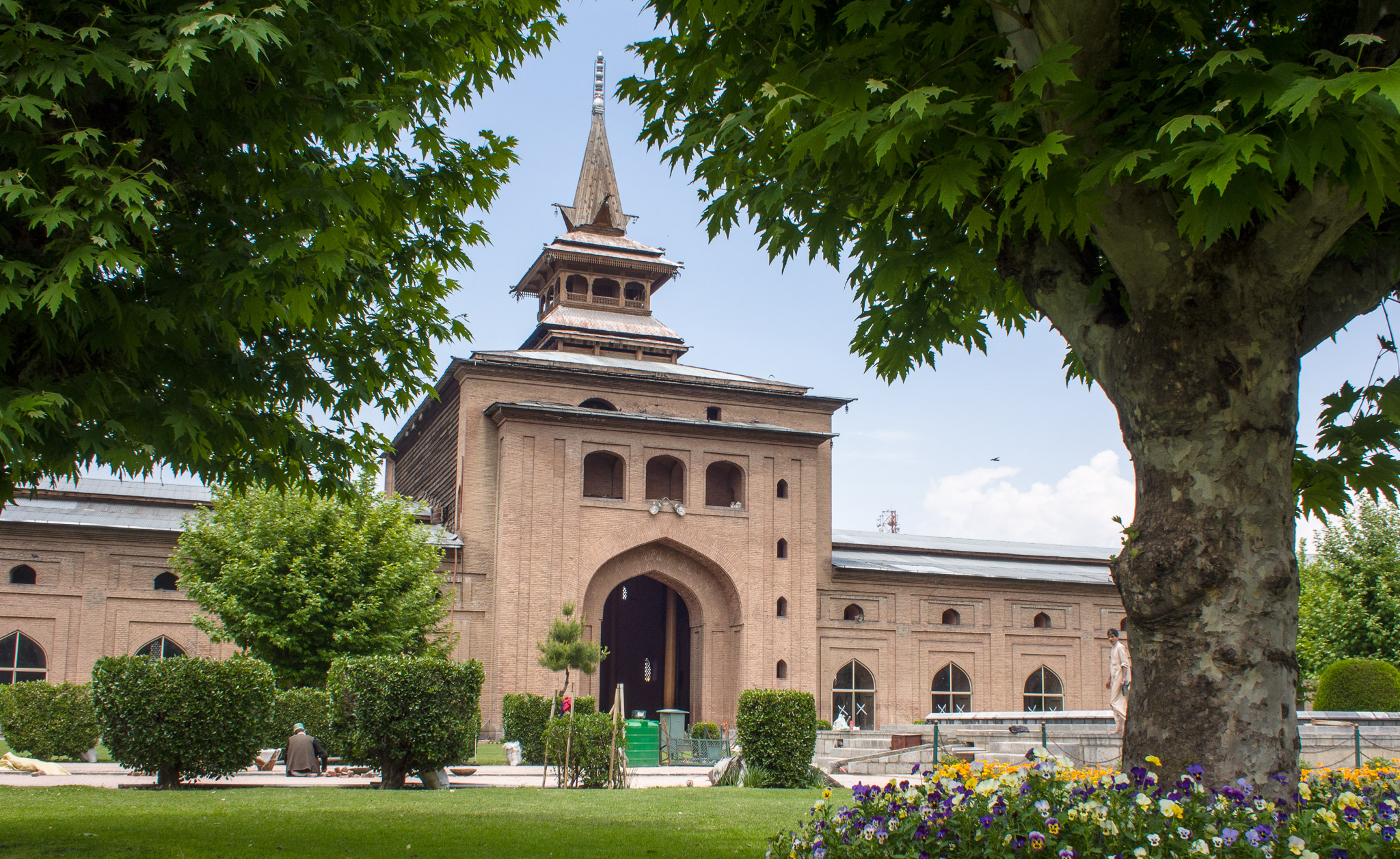 Srinagar Heritage & Mughal Cultural Odyssey - slide 3