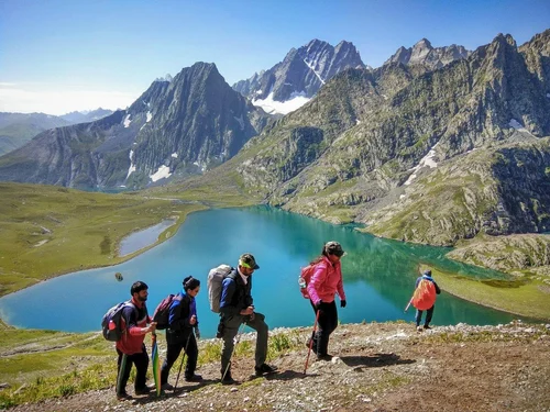 Trails of Kashmir | Shikara Rides, Glaciers & Meadows - slide 2