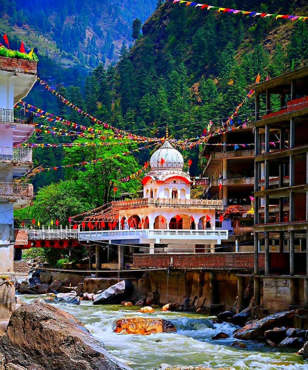 Manali Chandratal Kaza Safari - slide 3