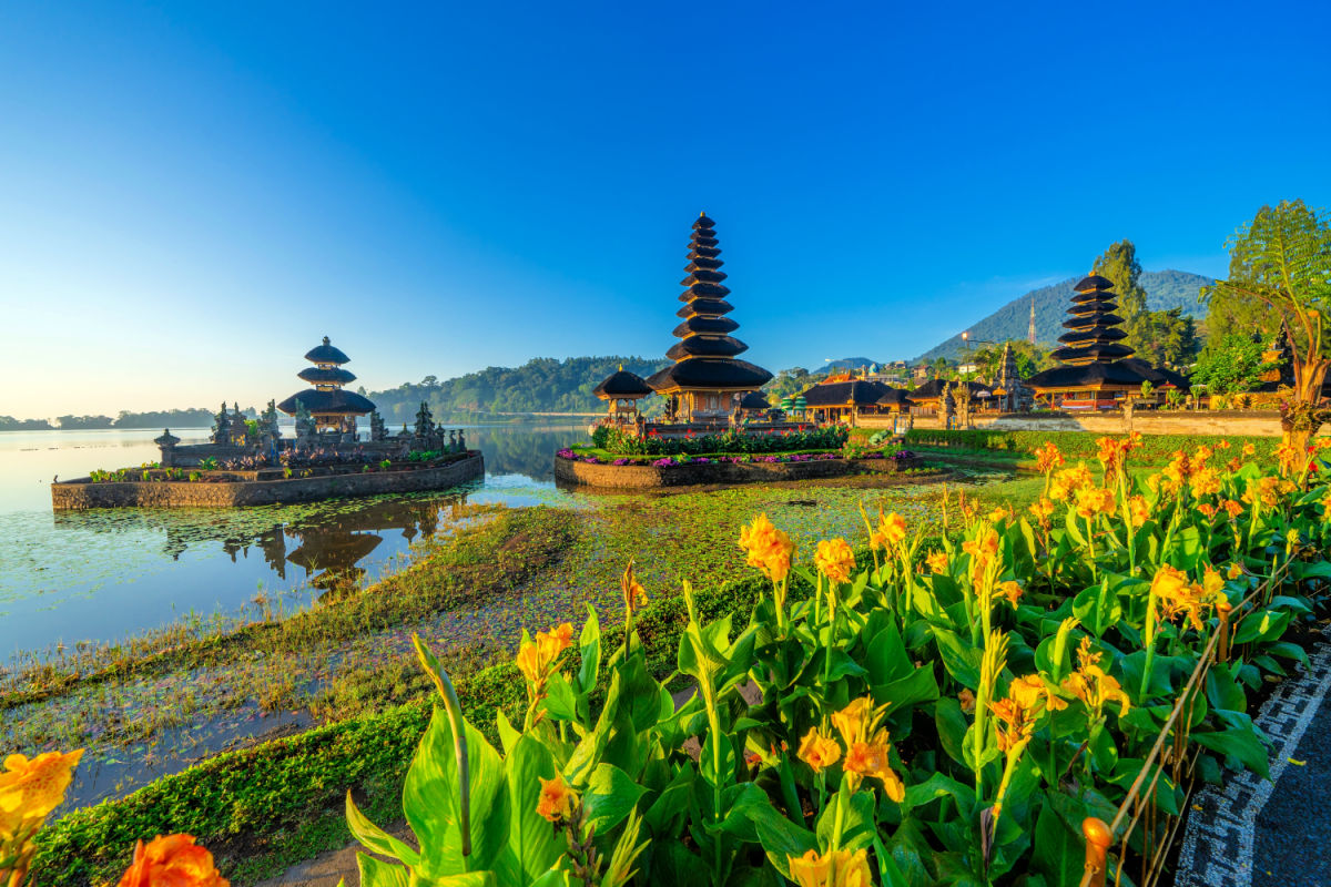 Bali Cultural Highlights - Bedugul Lake Temple & Handara Gate