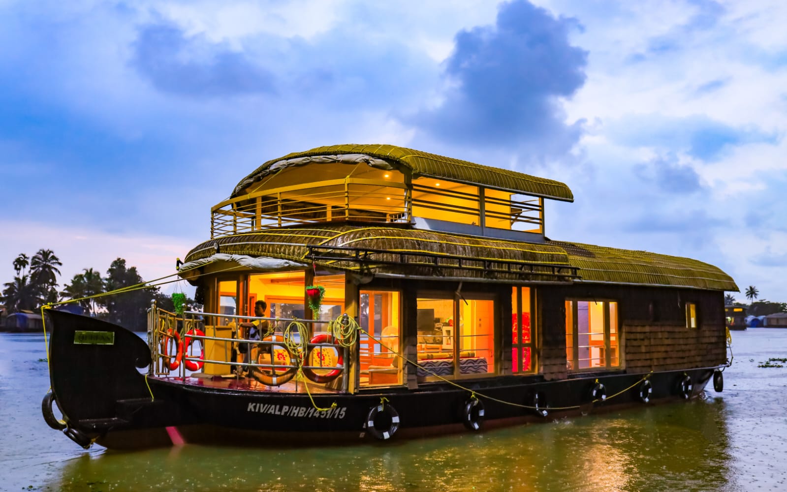 Alleppey & Kollam Premium Backwaters Houseboat Journey